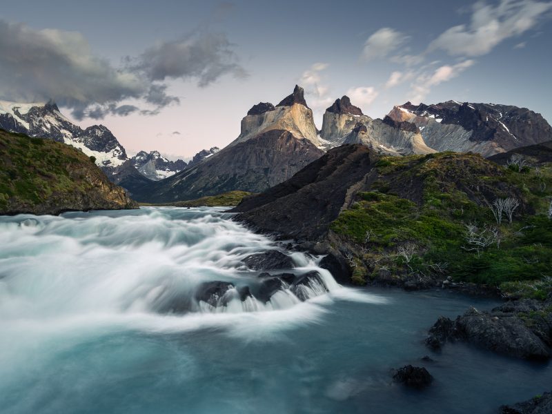 Cuernos del Paine - niebieska godzina